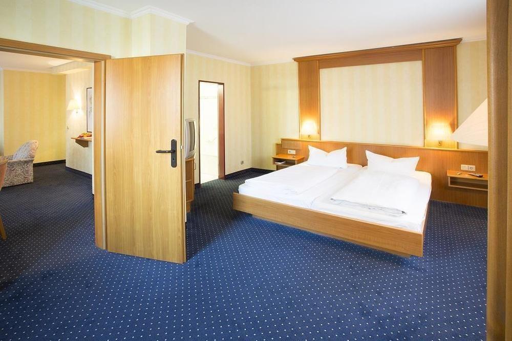 Trip Inn Hotel Frankfurt Airport Ruesselsheim Exterior photo