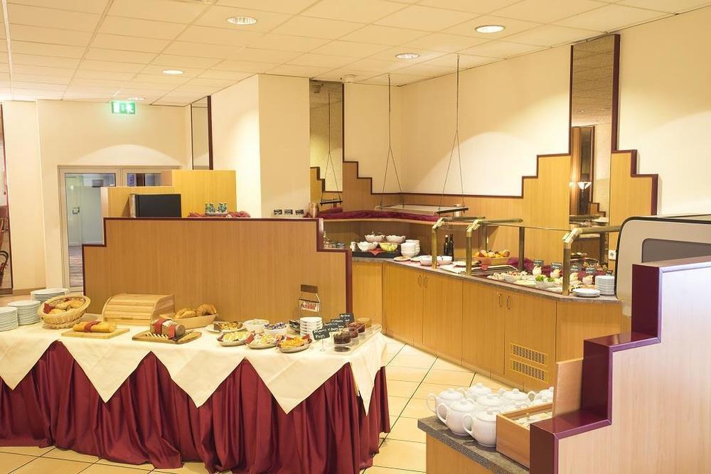 Trip Inn Hotel Frankfurt Airport Ruesselsheim Restaurant photo