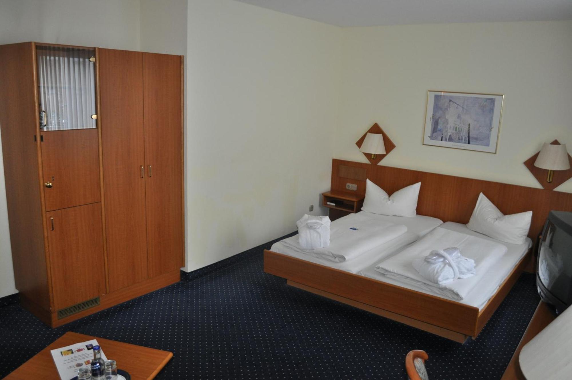 Trip Inn Hotel Frankfurt Airport Ruesselsheim Exterior photo