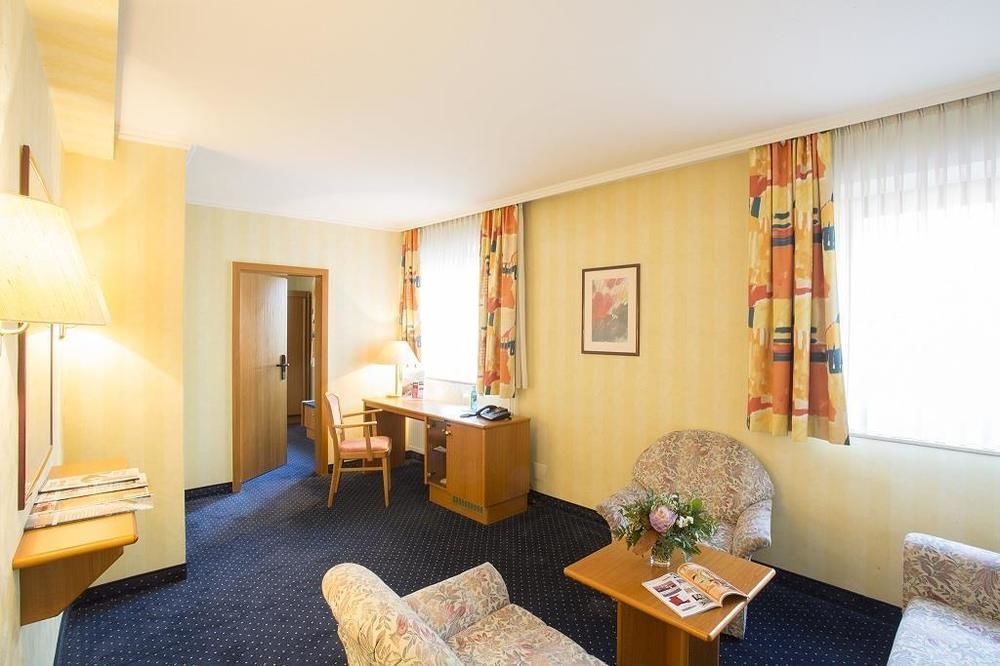Trip Inn Hotel Frankfurt Airport Ruesselsheim Exterior photo