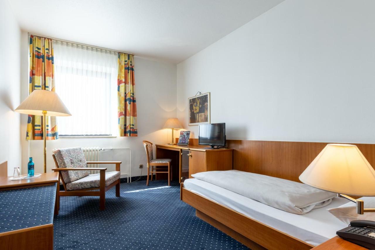 Trip Inn Hotel Frankfurt Airport Ruesselsheim Exterior photo