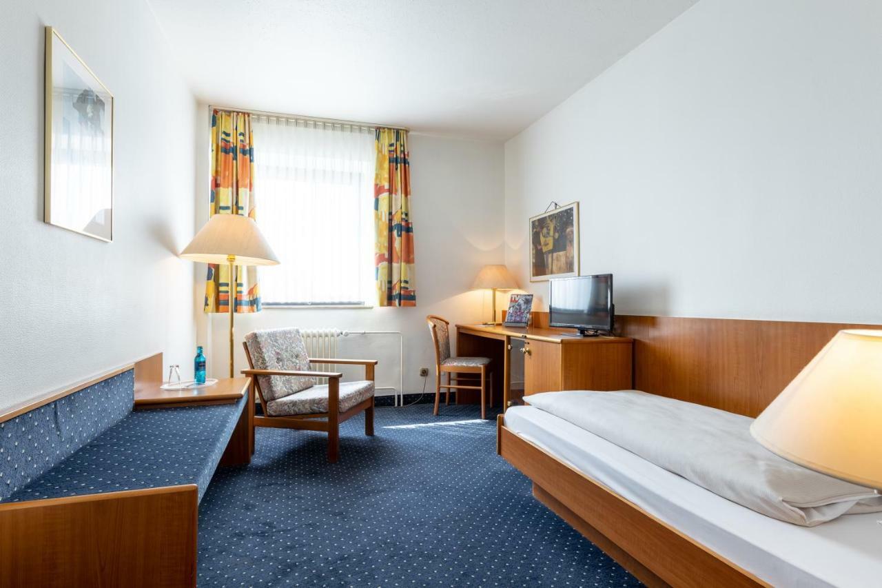 Trip Inn Hotel Frankfurt Airport Ruesselsheim Exterior photo