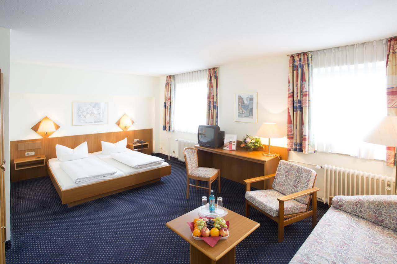 Trip Inn Hotel Frankfurt Airport Ruesselsheim Exterior photo